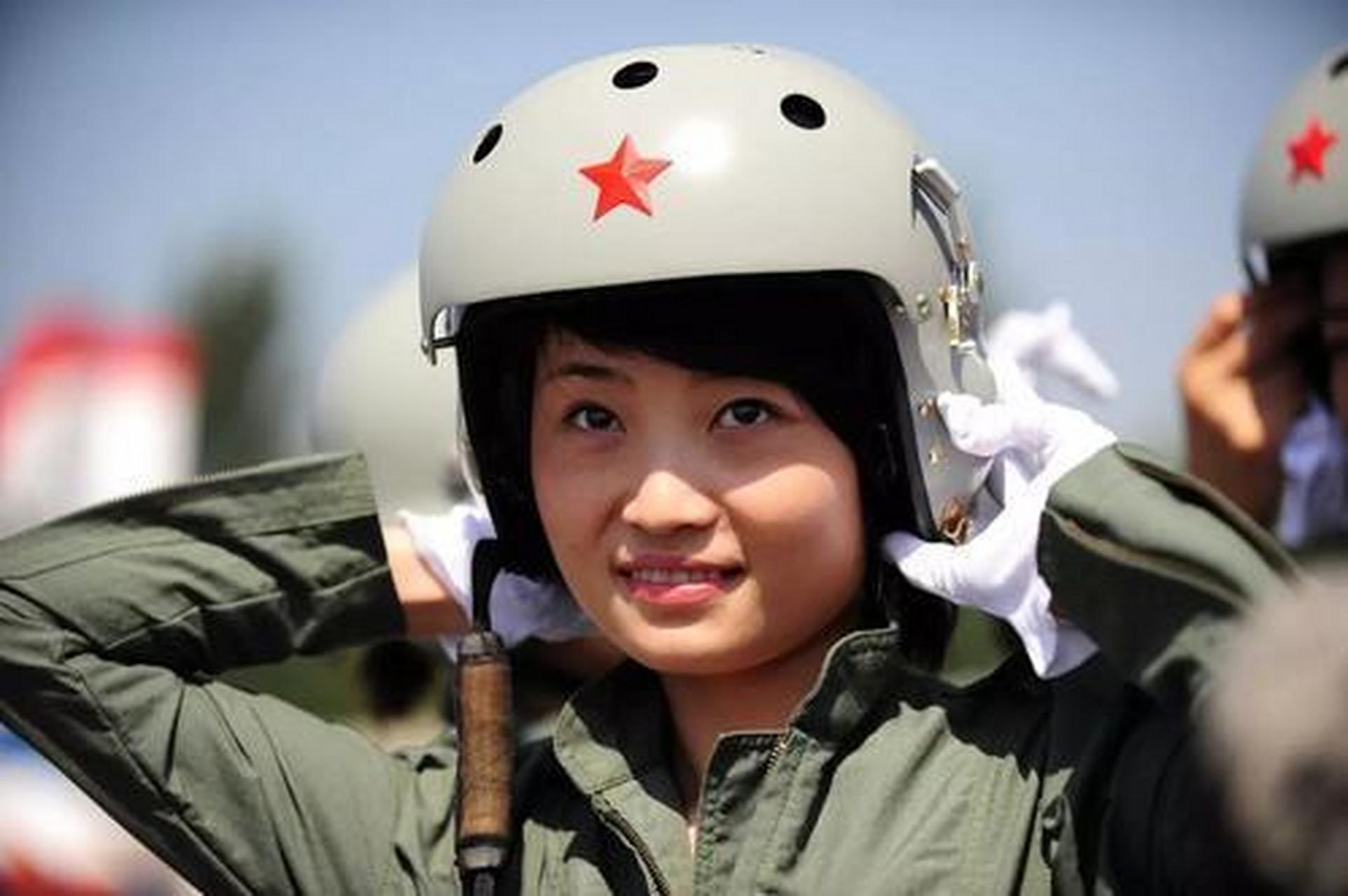 四川女飛行員余旭，英勇無畏的藍天使者，四川女飛行員余旭，藍天的英勇使者