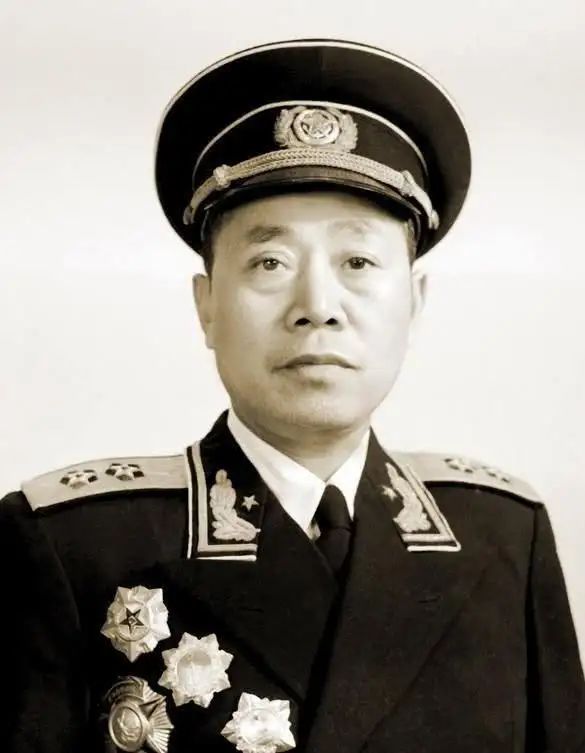 上將上面還有等級嗎，探究軍銜體系中的高級職位與等級劃分，軍銜體系揭秘，上將之上是否還有更高級別？高級職位與等級劃分全解析