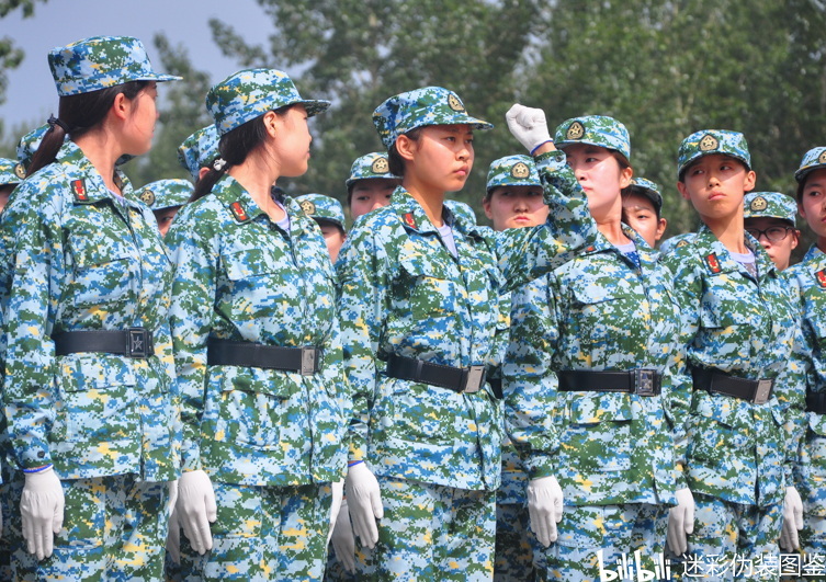 軍訓(xùn)服，時尚與功能的完美結(jié)合，軍訓(xùn)服，時尚與功能交融的完美典范