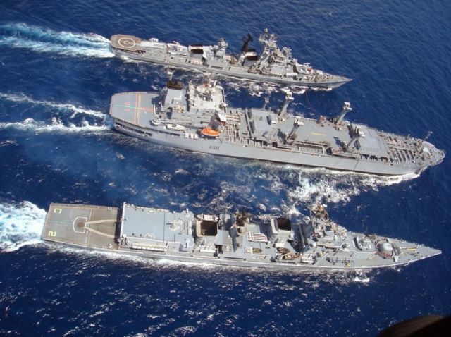 中國第三艘航空母艦下水，揭示強(qiáng)大國防新里程碑，中國第三艘航空母艦下水，國防實力再上新臺階
