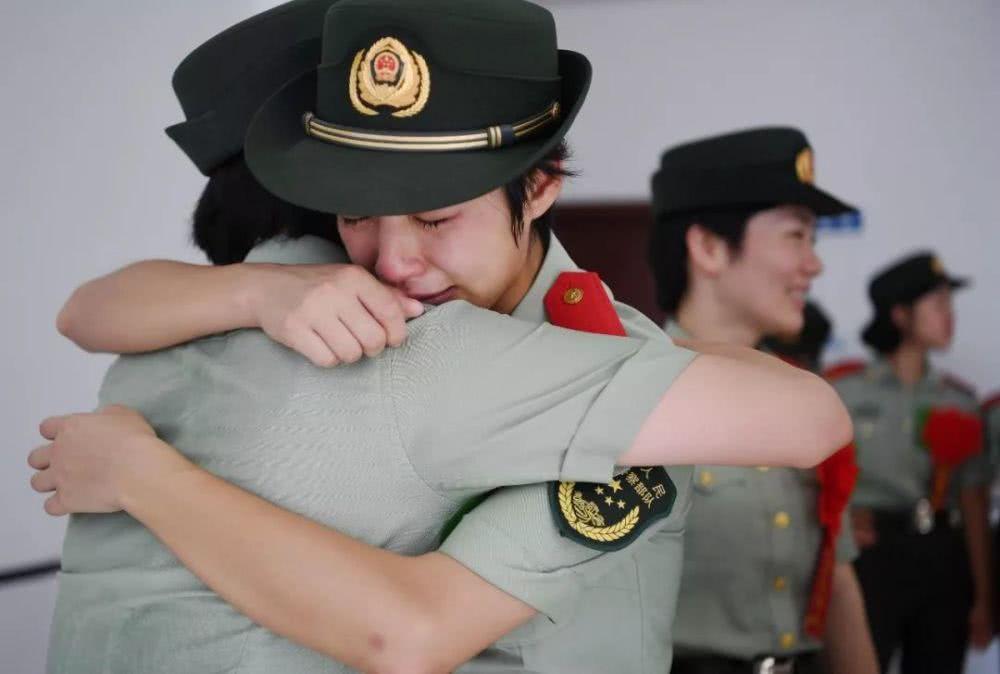 關于21式各軍種八一臂章的探討，關于各軍種八一臂章的探討，深入解析21式臂章特點
