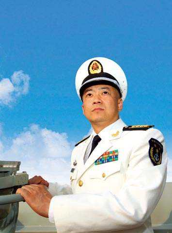 遼寧艦現任艦長——中國海軍力量的新標桿，遼寧艦現任艦長，中國海軍力量的新典范