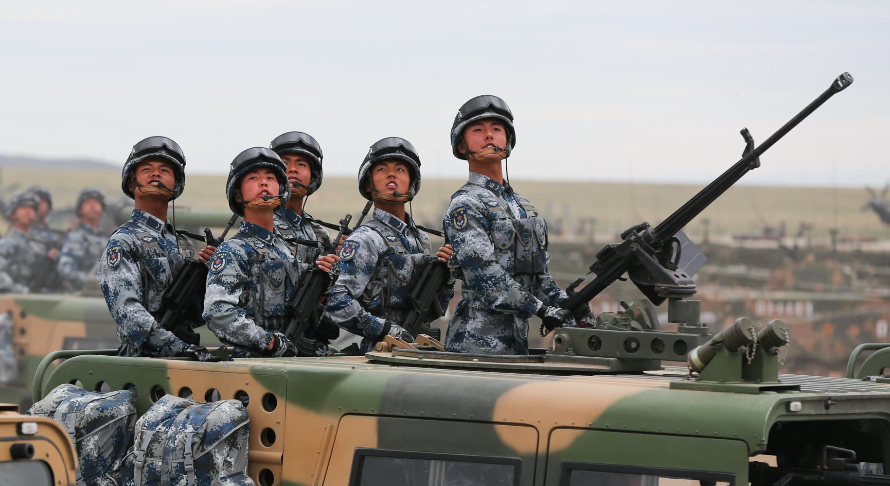 建軍90年閱兵完整版，回顧歷史，展望未來，建軍90年閱兵回顧，歷史印記與未來展望