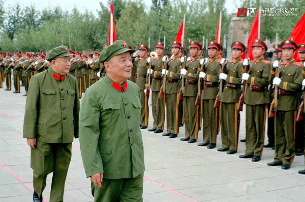 解放軍儀仗隊(duì)表演視頻，展現(xiàn)榮耀與力量，解放軍儀仗隊(duì)榮耀與力量的震撼表演視頻