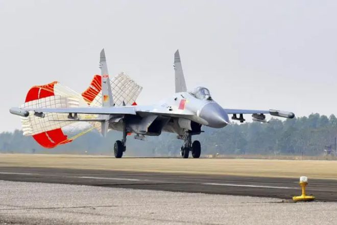 連云港軍用機場殲-11，揭秘軍事航空的神秘面紗，揭秘連云港軍用機場殲-11軍事航空的神秘面紗