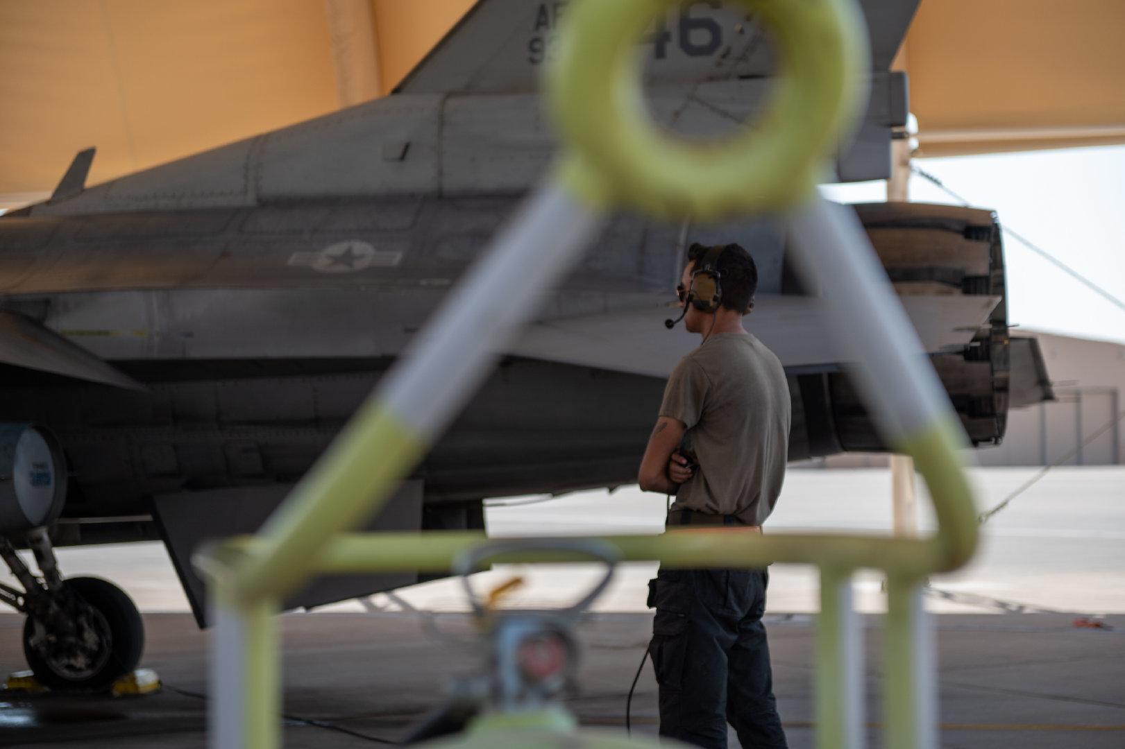 中國空軍戰(zhàn)機數(shù)量概覽，2022年的最新數(shù)據(jù)解讀，中國空軍戰(zhàn)機數(shù)量概覽，最新數(shù)據(jù)解讀及分析（2022版）