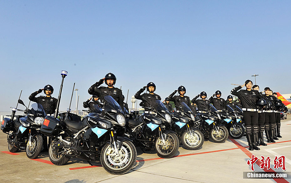 國賓護衛(wèi)隊護衛(wèi)視頻，展現(xiàn)榮譽與力量的精彩瞬間，國賓護衛(wèi)隊榮譽與力量的精彩瞬間，護衛(wèi)視頻展現(xiàn)震撼力量