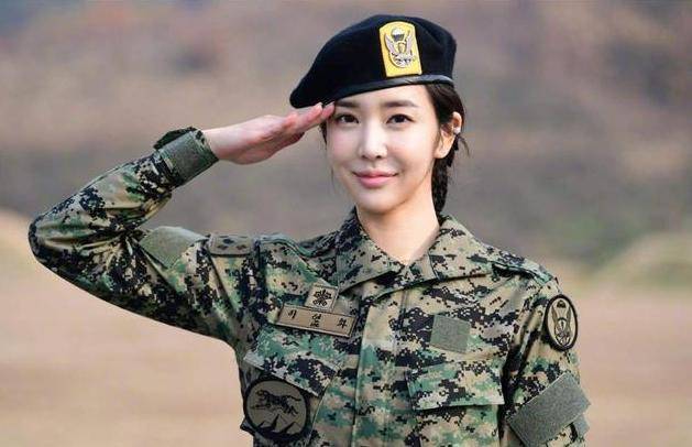 關(guān)于女兵征兵條件，探索未來(lái)的挑戰(zhàn)與機(jī)遇——以2024年為例，女兵征兵條件，探索未來(lái)挑戰(zhàn)與機(jī)遇——聚焦2024年展望