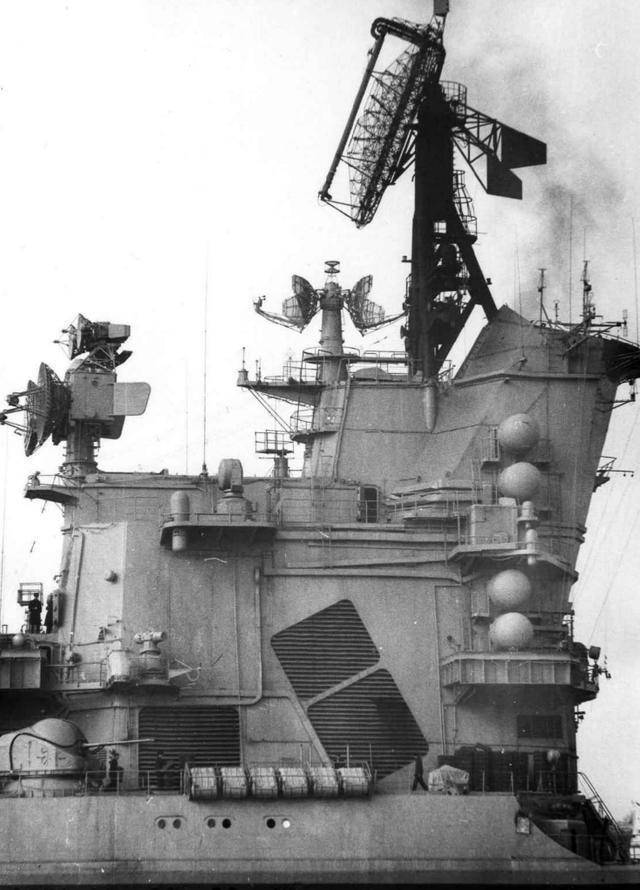 蘇聯(lián)65型巡洋艦，歷史與特點解析，蘇聯(lián)65型巡洋艦，歷史背景與特點深度解析