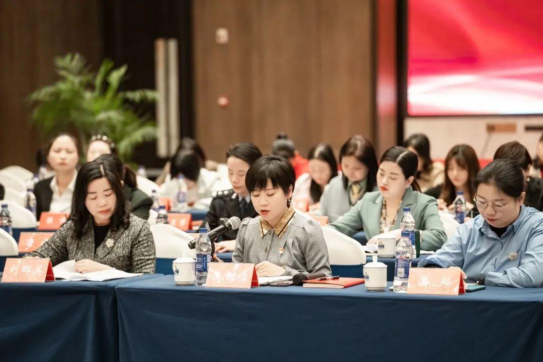 正版管家婆軟件，全面解析其優(yōu)勢與價值，正版管家婆軟件，優(yōu)勢與價值全面解析