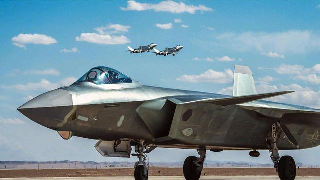 殲-21戰(zhàn)機(jī)介紹，未來空中力量的璀璨明珠，殲-21戰(zhàn)機(jī)，未來空中力量的璀璨明珠介紹