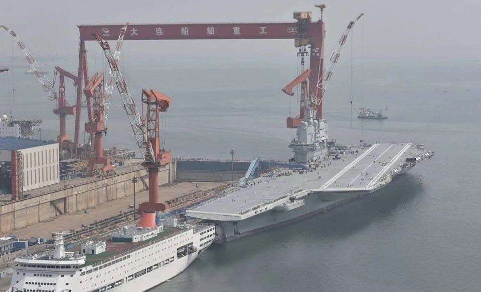 中國(guó)海軍新里程碑，003號(hào)航母正式下水，中國(guó)海軍新里程碑，003號(hào)航母正式下水啟航